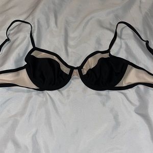 Victoria’s Secret unlined bra 🪽